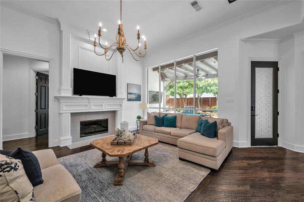 5085 Shoreline Drive