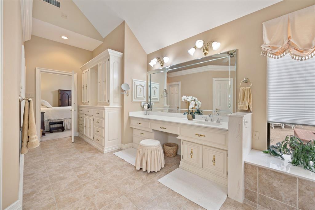 Woodland Hills Colleyville - Residential