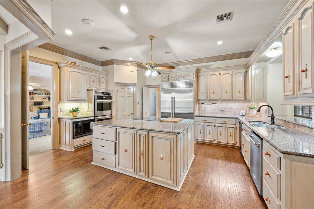 Woodland Hills Colleyville - Residential