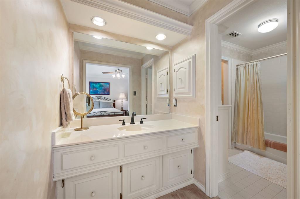 Woodland Hills Colleyville - Residential