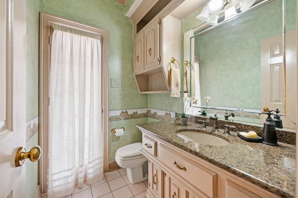 Woodland Hills Colleyville - Residential