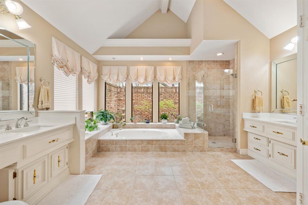 Woodland Hills Colleyville - Residential