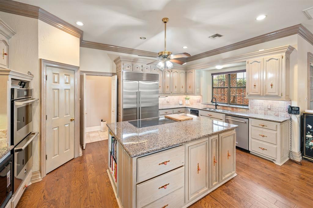 Woodland Hills Colleyville - Residential