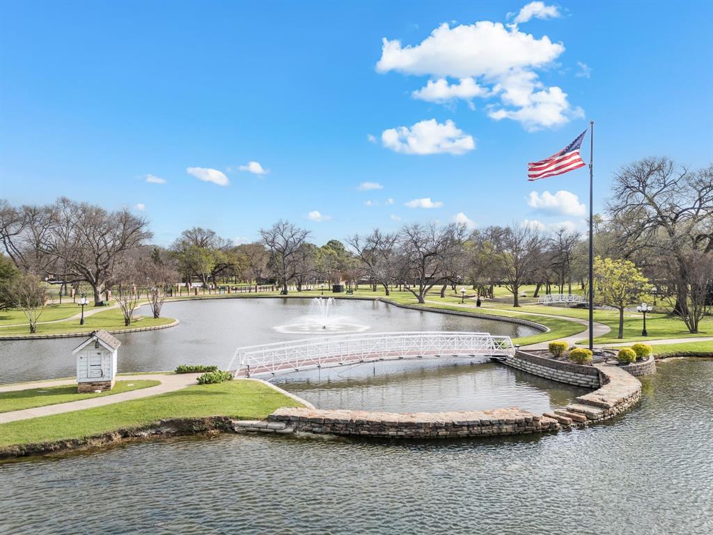 Woodland Hills Colleyville - Residential