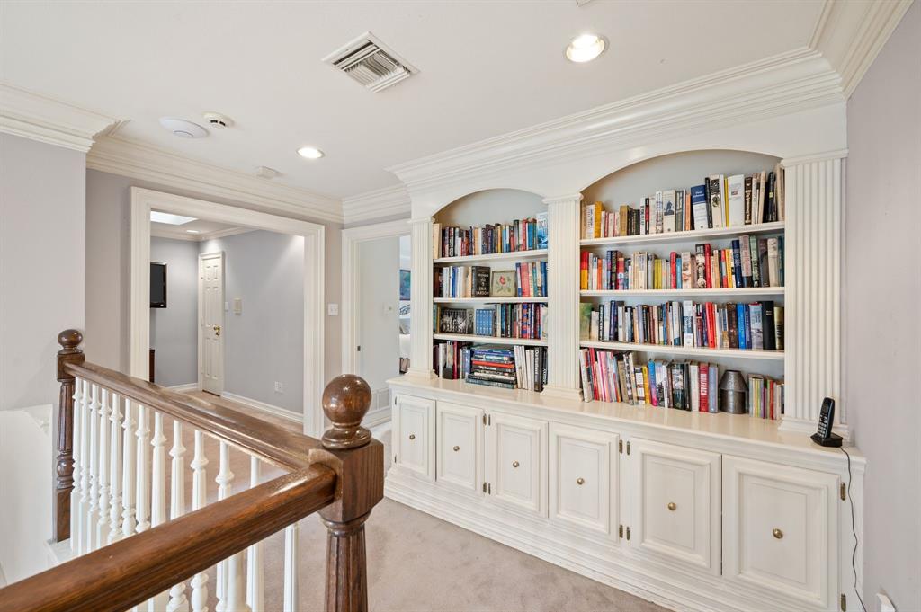 Woodland Hills Colleyville - Residential