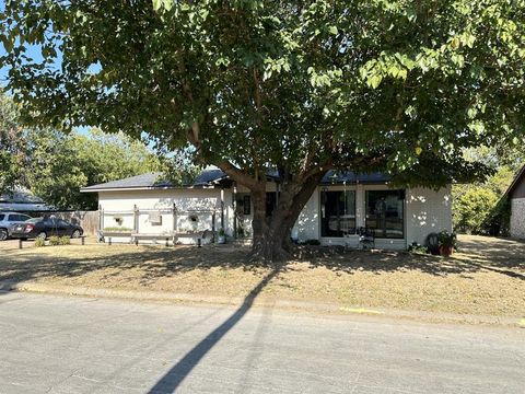 A home in Jacksboro