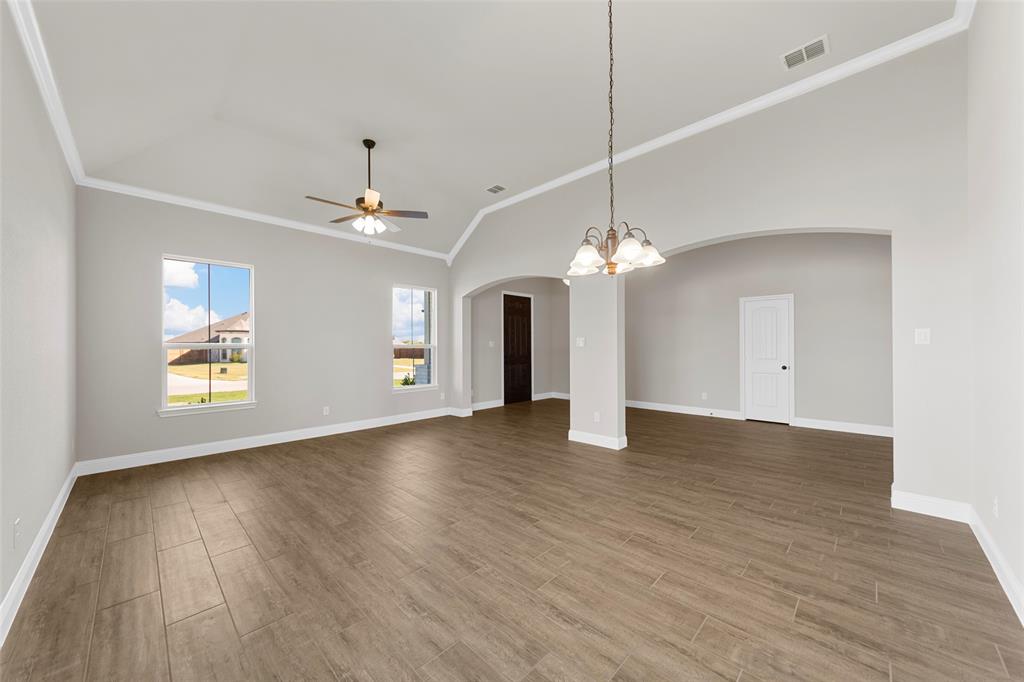 668 MEADOWLARK Lane
