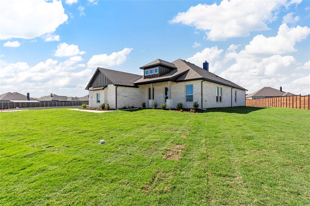 668 MEADOWLARK Lane