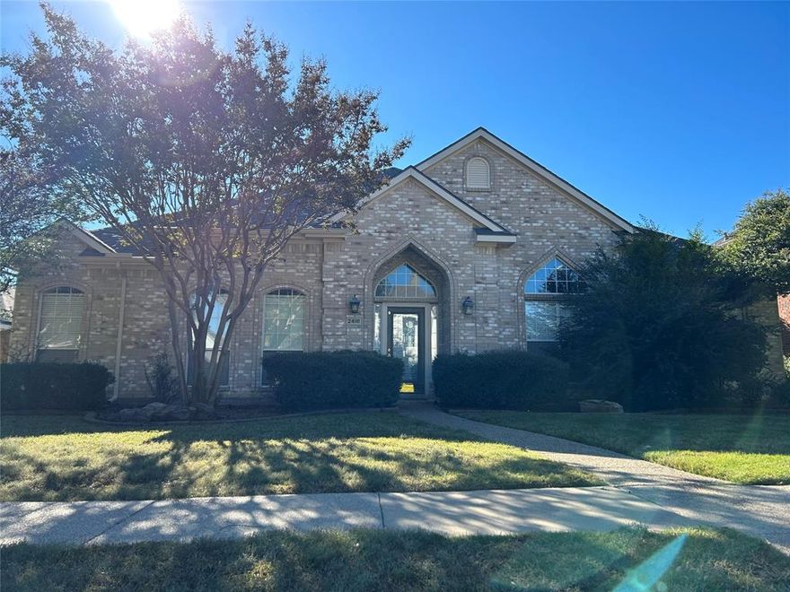 One story luxurious custom home in west Plano. freshly paint through out. Just took off all carpets and installed new floorings in Oct 2023.  New toilets.
New 30 year high quality roof, gutters etc installed in March 2023. Open welcoming floor plan, high ceilings, separate formal living and dining rooms, eat-in kitchen with convection oven and built-in trash compactor, huge family room with built-in entertainment cabinet, soaring ceilings with fans, custom mirror frames and separate vanities in master bath, 4th bedroom makes a great home office with an expansive, beautifully crated built- in bookcase, R-50 insulation in attic, tankless water heater, updates includes AC new indoor evaporator coil,  and much more !!