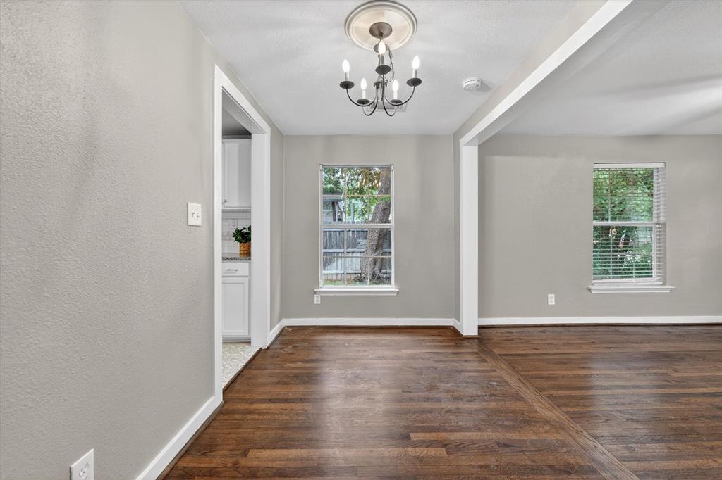 509 W Erwin Avenue