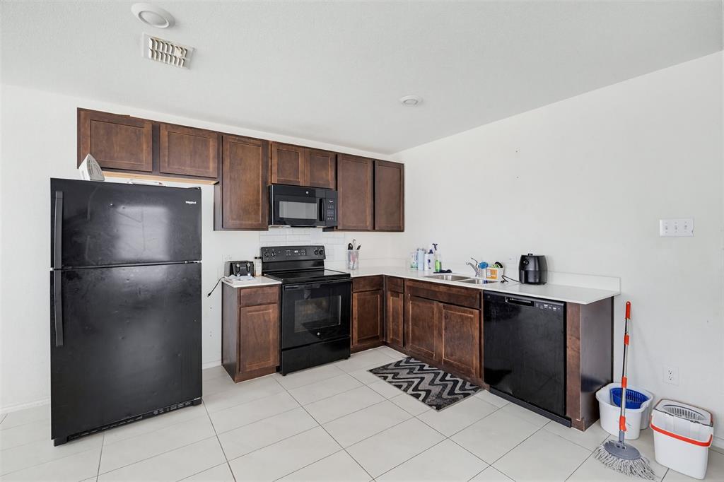 Risinger Court Condos - Residential