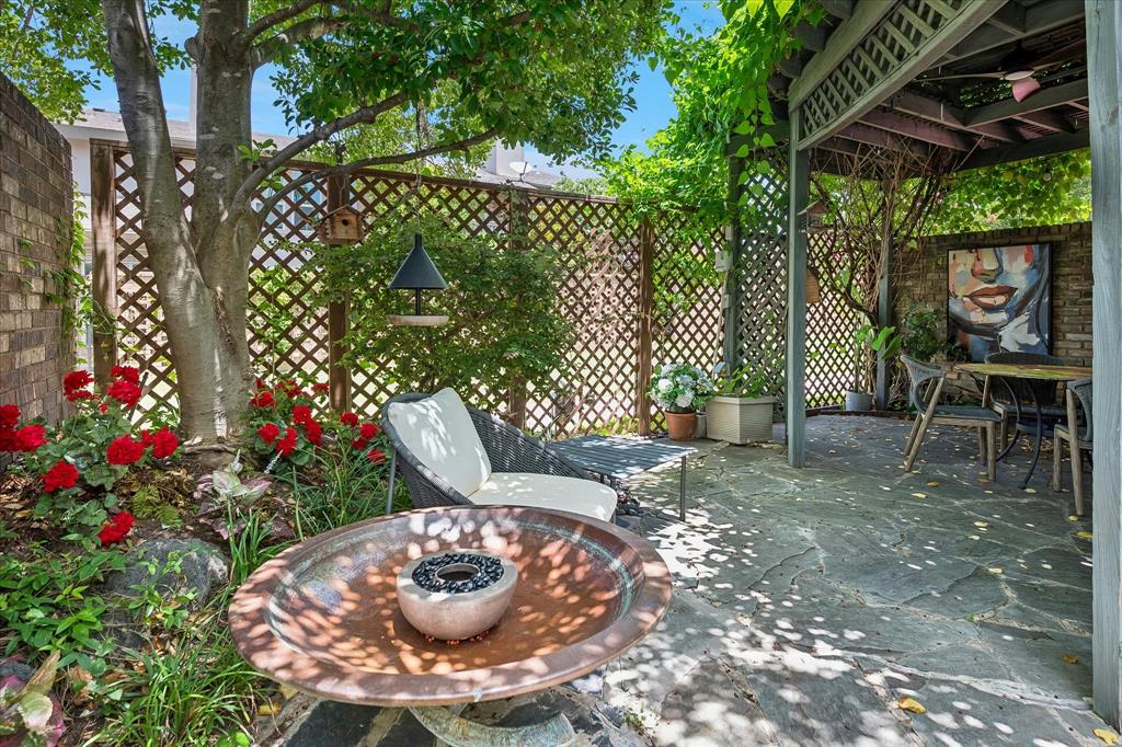 12484 Montego Plaza