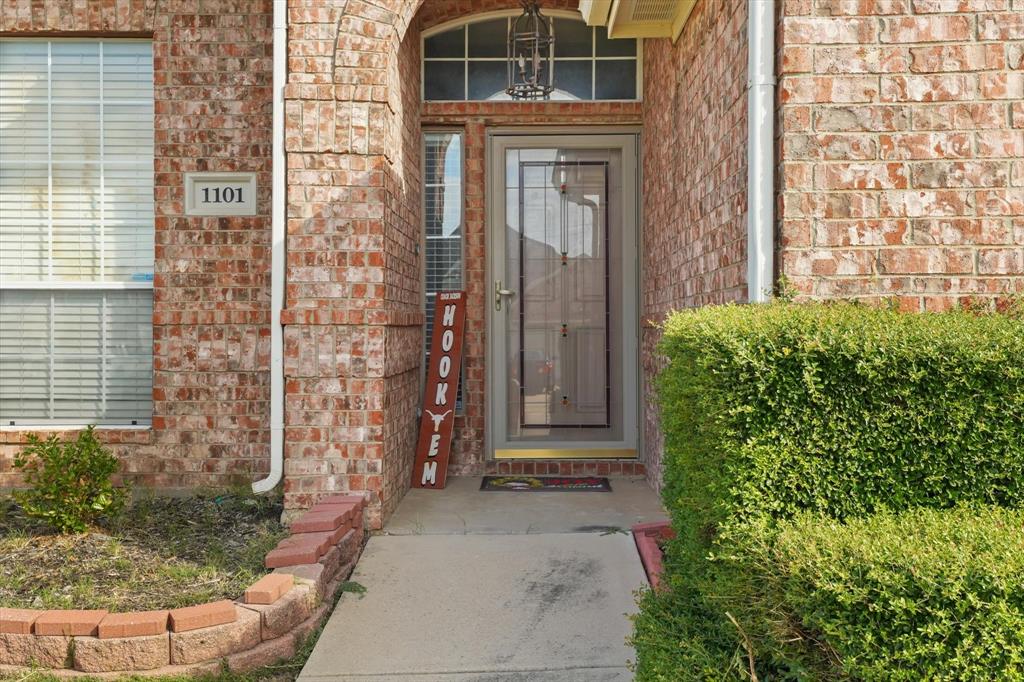 1101 Bellcrest Drive