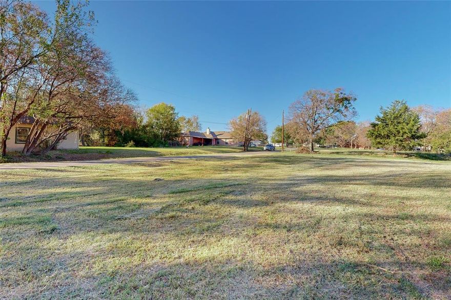 **Awesome oversized (20,996 square feet) lot ready for you to use your creative skills & build your pleasure**When checking with the city as to what can be built here, inquire about possible commercial use due to proximity to I-45 freeway**No need for appointments just drive up & walk around lot a bit to get the feel of it.....So many possibilities**