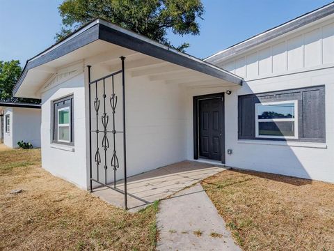 2904 4th Street Brownwood TX 76801