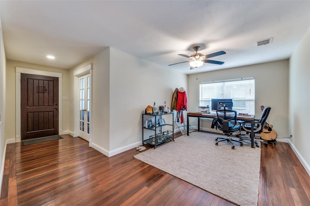 6318 White Oaks Lane