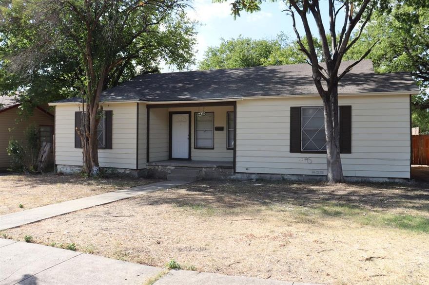 Investor's dream or owner-occupant opportunity — this classic Dallas duplex delivers! Each unit features 1 bed, 1 bath, and 1,100 sq. ft. of comfortable living space, plus a stove and dedicated garage parking. Located in the Parkdale Heights neighborhood with quick access to I-30, Fair Park, and just minutes from Downtown Dallas. Whether you live in one unit and rent the other, or add a turn-key income property to your portfolio — this one is a smart move. Don't wait!