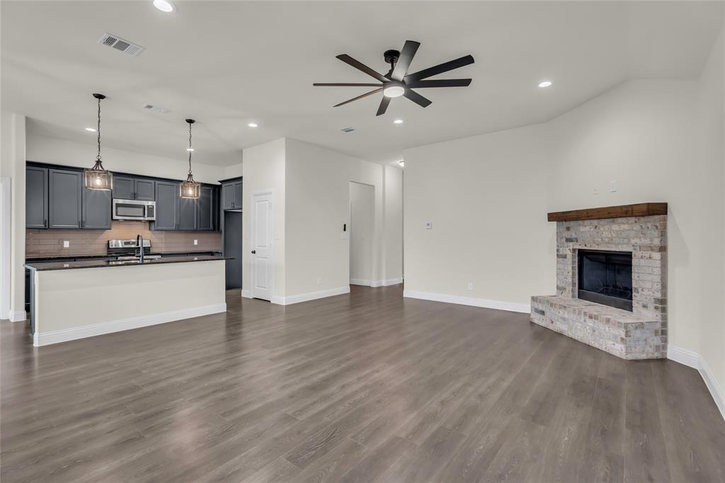 396 N Montague Street