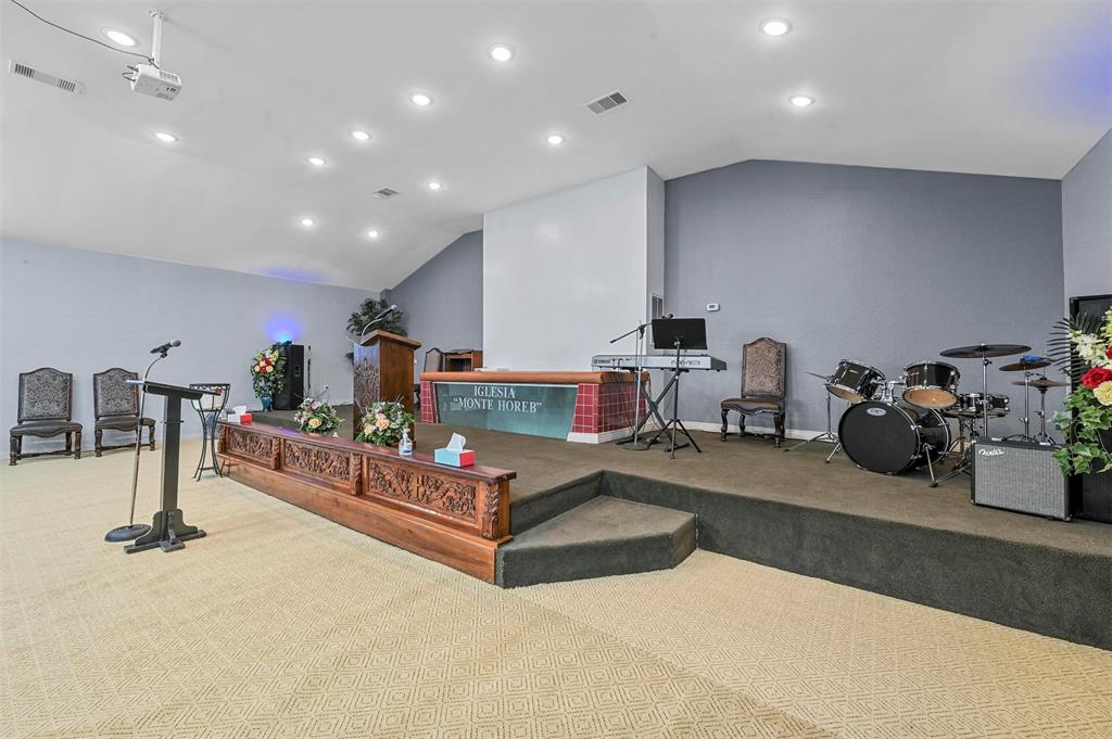 Dallas Land & Loan 02 - Commercial Sale