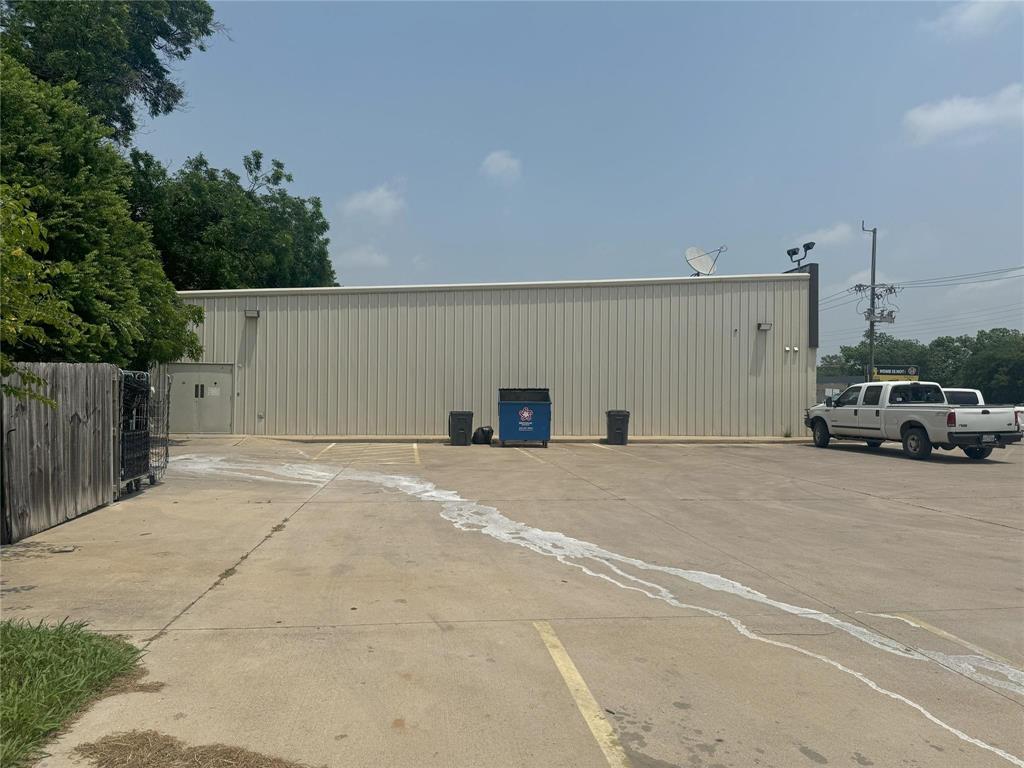 Central Deleon - Commercial Sale