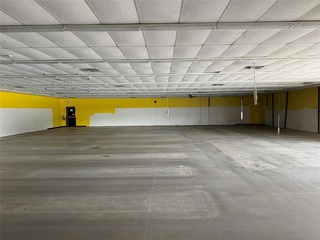 Central Deleon - Commercial Sale