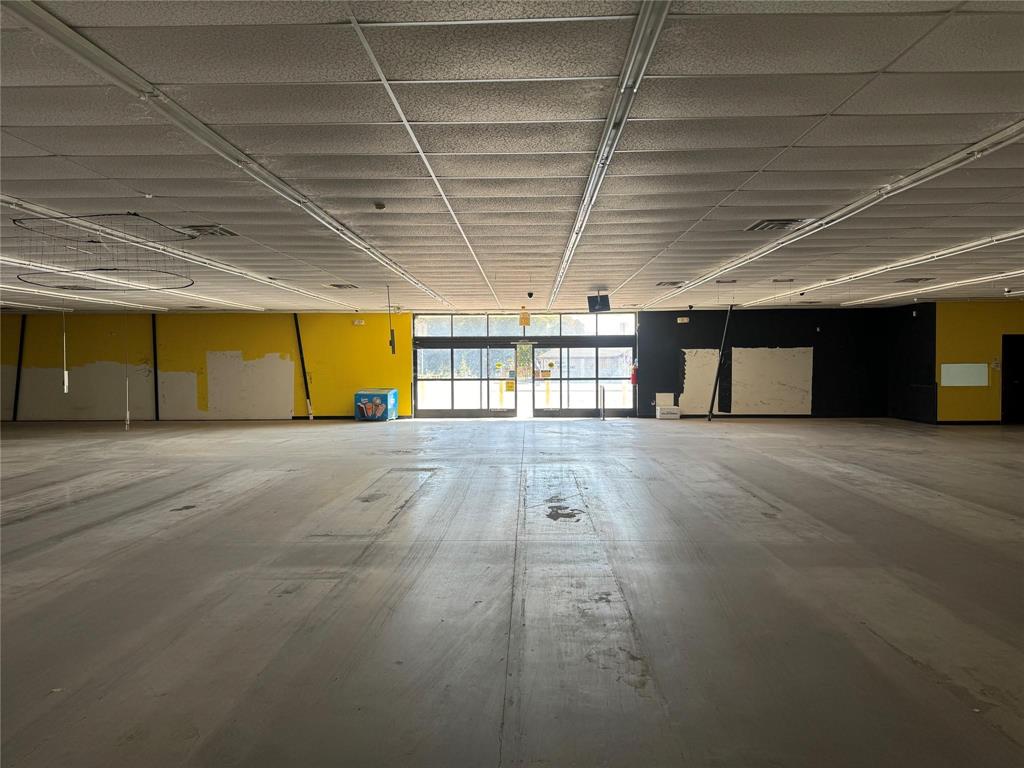 Central Deleon - Commercial Sale