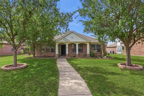 Photo of 513 Welch Drive, Royse City, TX 75189 (MLS # 21247024)