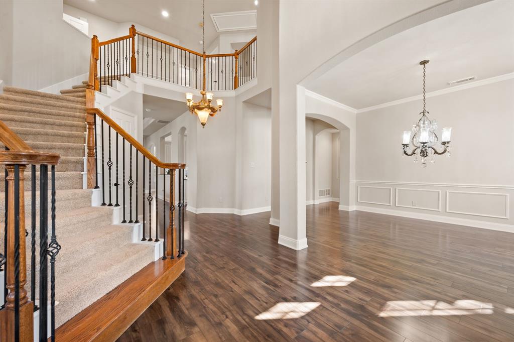 2002 Munro Park Avenue