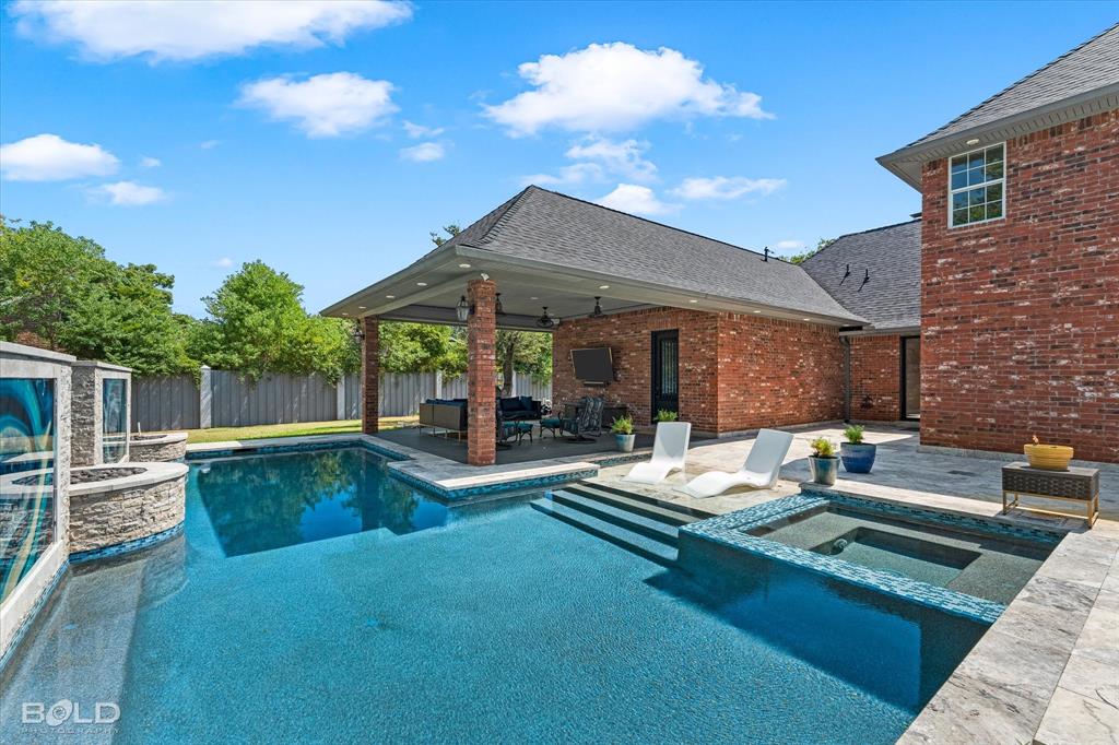 18 Dover Circle
