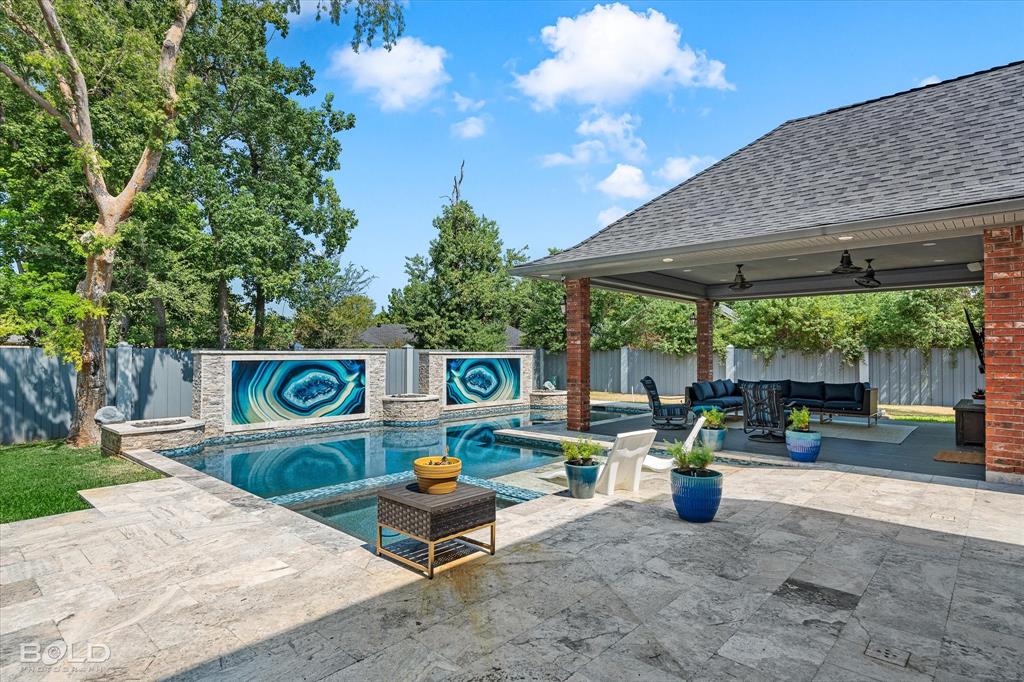 18 Dover Circle