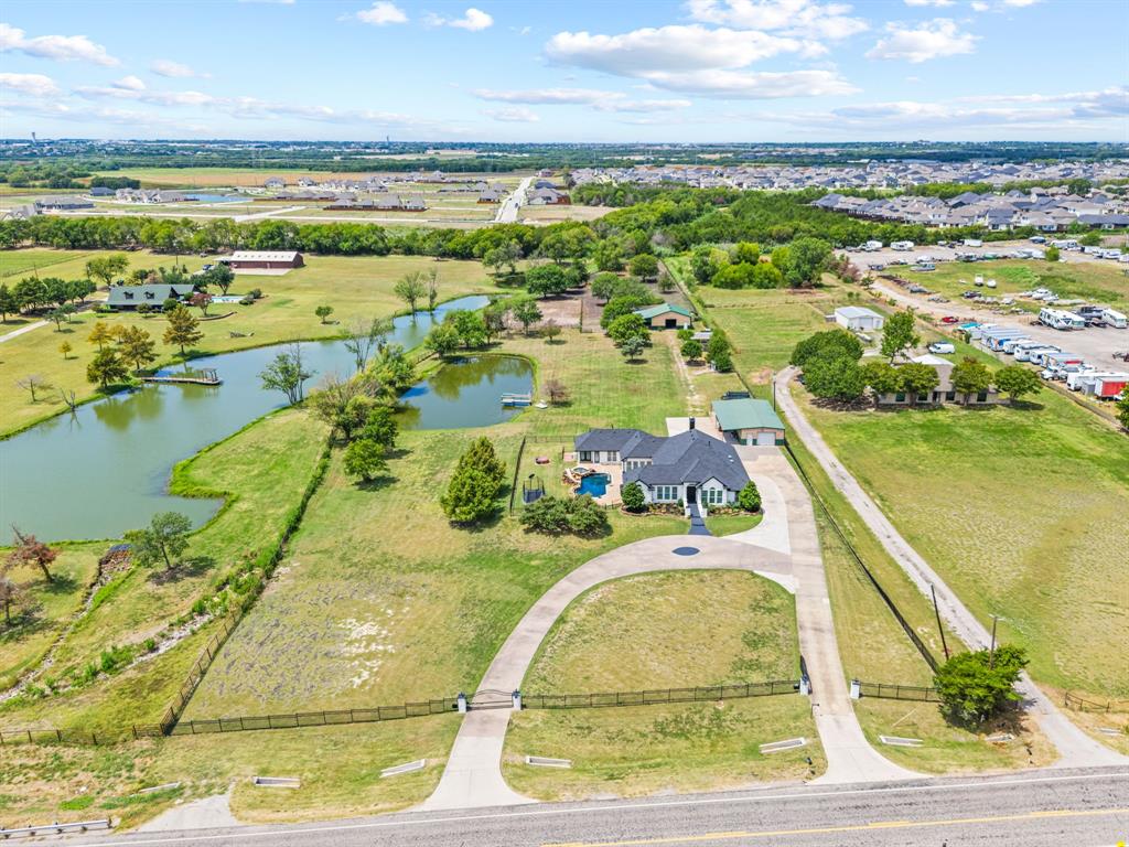 A0140 J W LOVE, TRACT 11, ACRES 5 - Residential