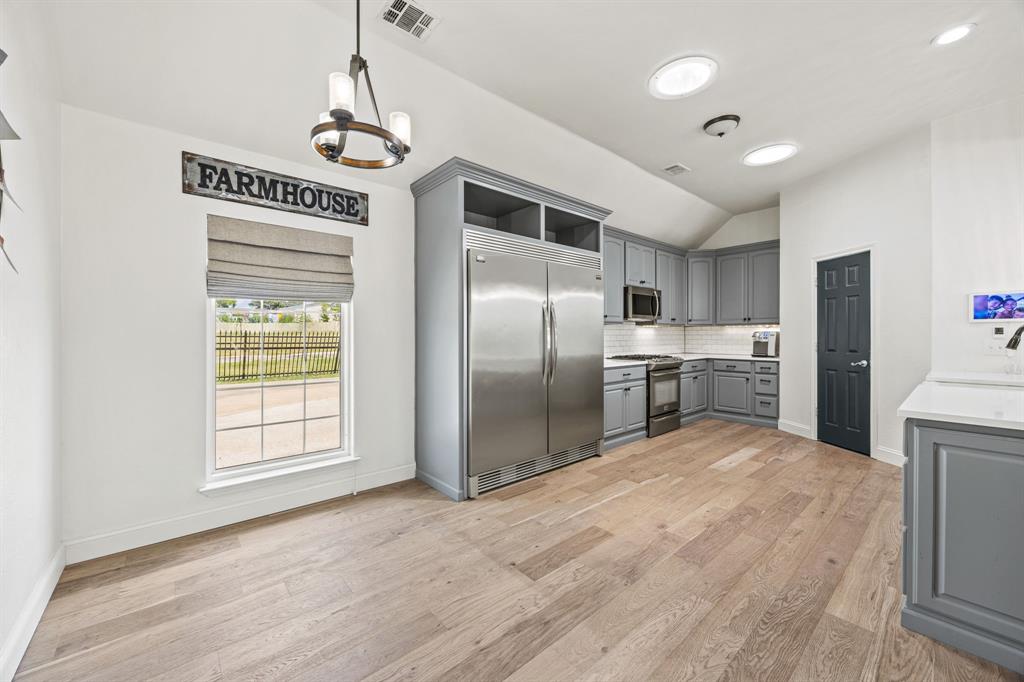 A0140 J W LOVE, TRACT 11, ACRES 5 - Residential