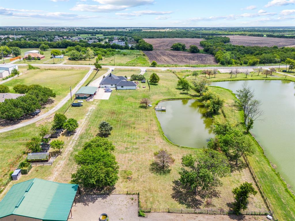 A0140 J W LOVE, TRACT 11, ACRES 5 - Residential