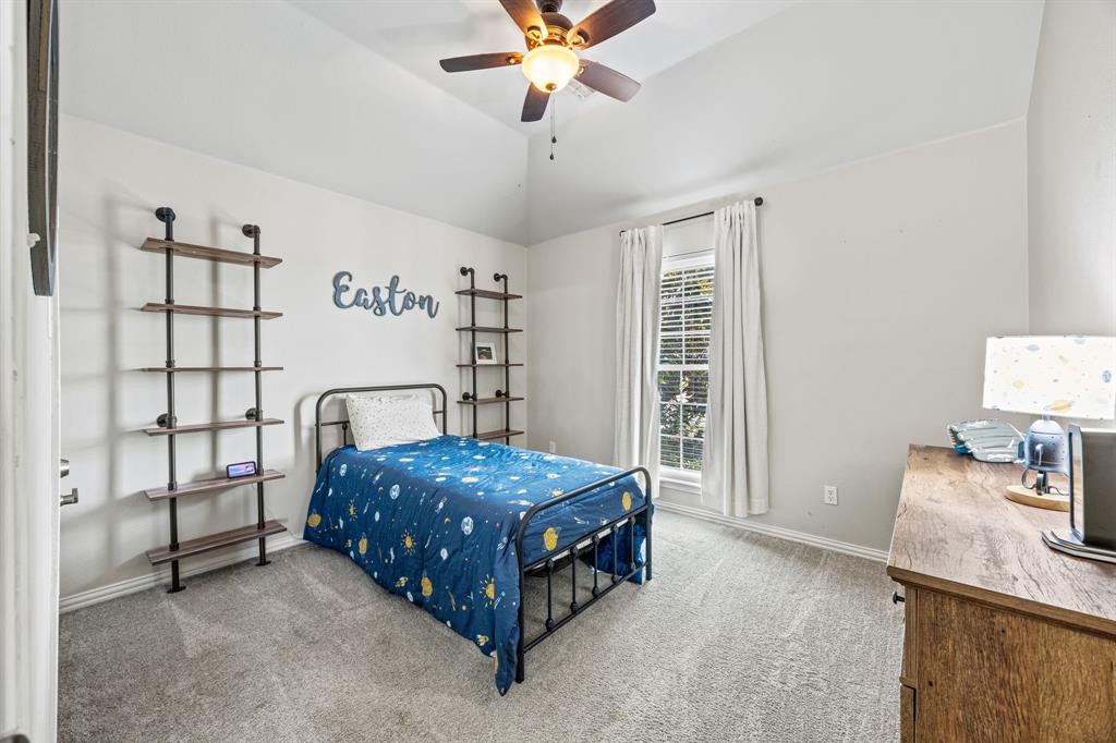 A0140 J W LOVE, TRACT 11, ACRES 5 - Residential