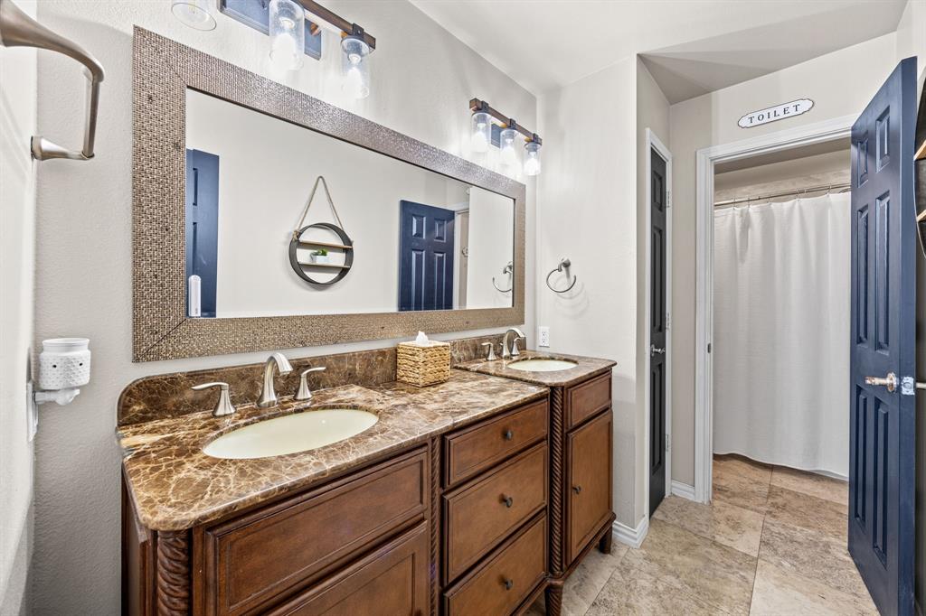 A0140 J W LOVE, TRACT 11, ACRES 5 - Residential