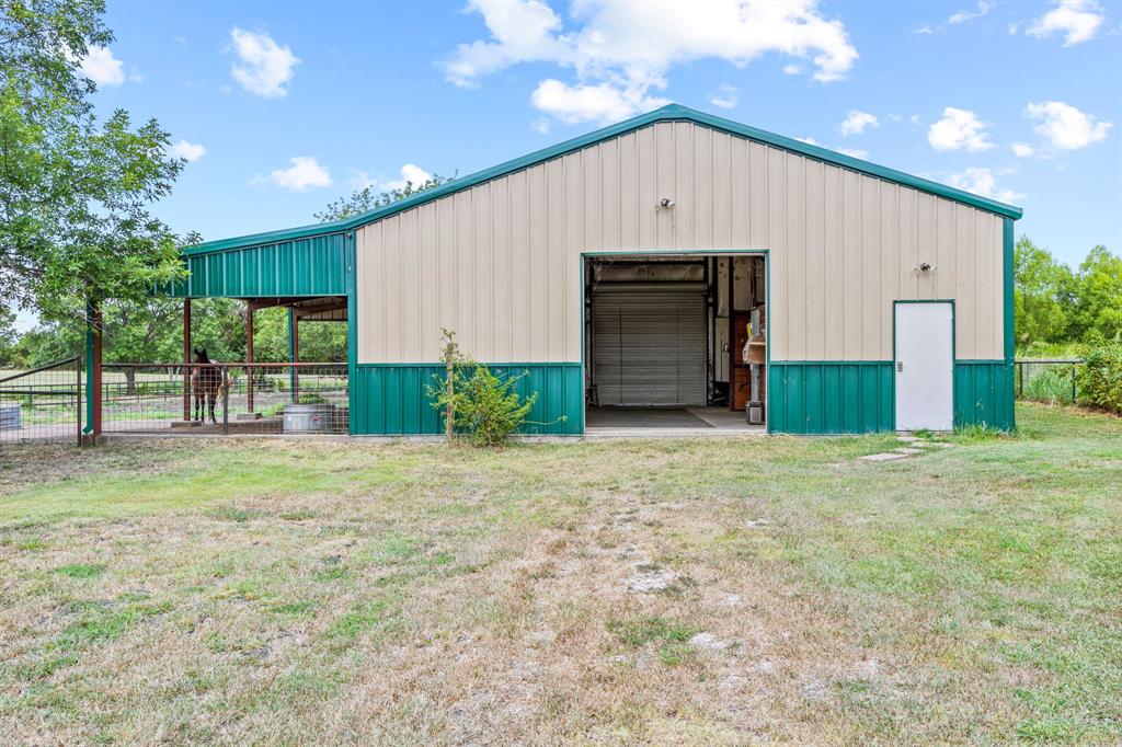 A0140 J W LOVE, TRACT 11, ACRES 5 - Residential