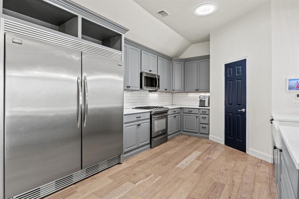 A0140 J W LOVE, TRACT 11, ACRES 5 - Residential