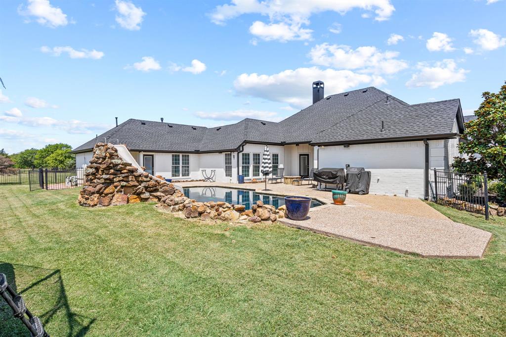 A0140 J W LOVE, TRACT 11, ACRES 5 - Residential