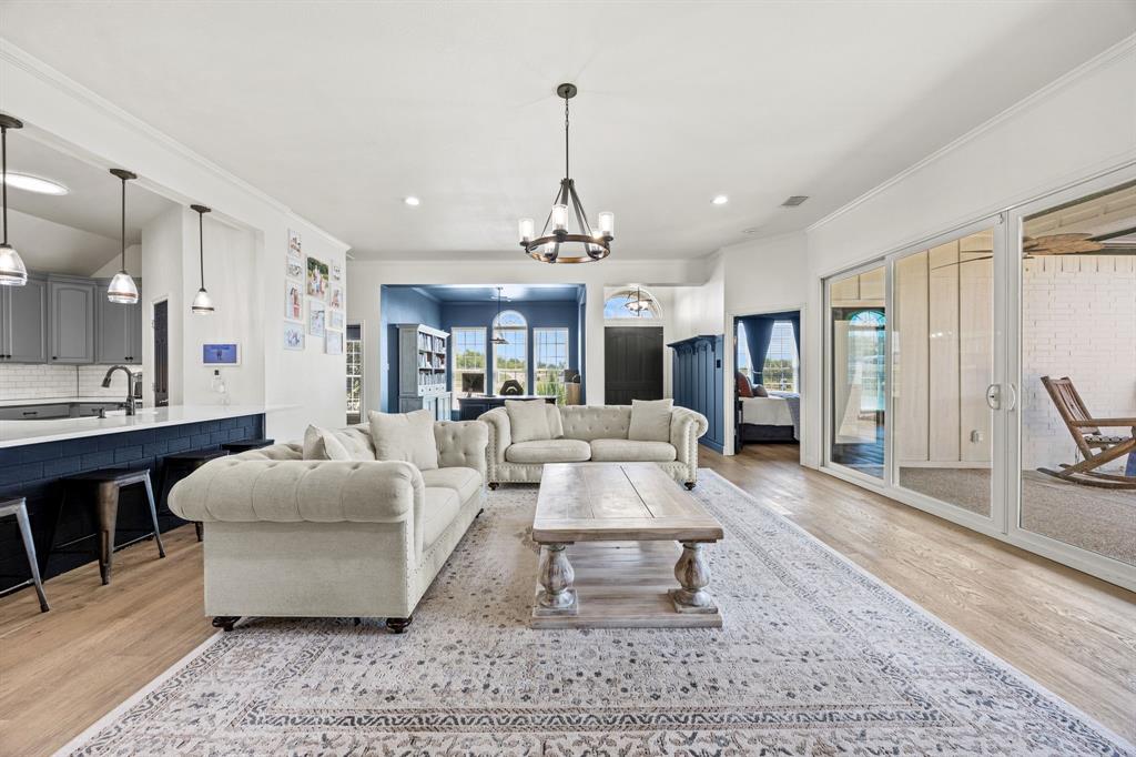 A0140 J W LOVE, TRACT 11, ACRES 5 - Residential