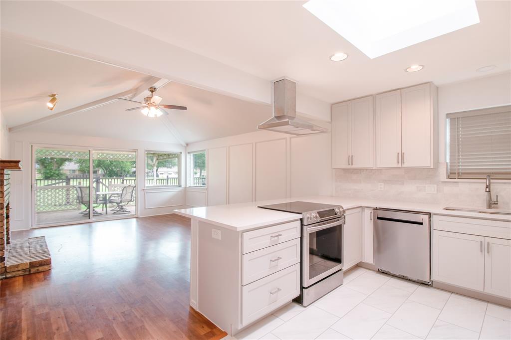 2710 Laurel Oaks Drive