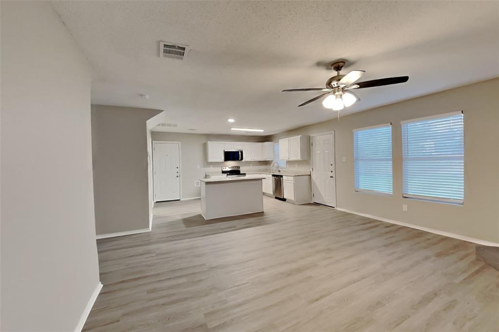 1400 Queen Annes Drive