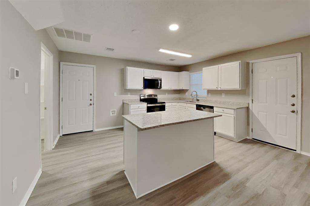 1400 Queen Annes Drive