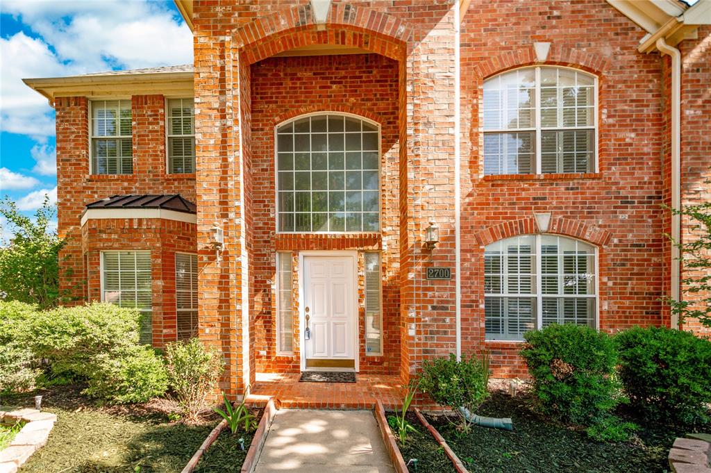 2700 Lake Crest Drive
