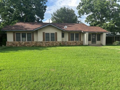 1106 Payne Olney TX 76374