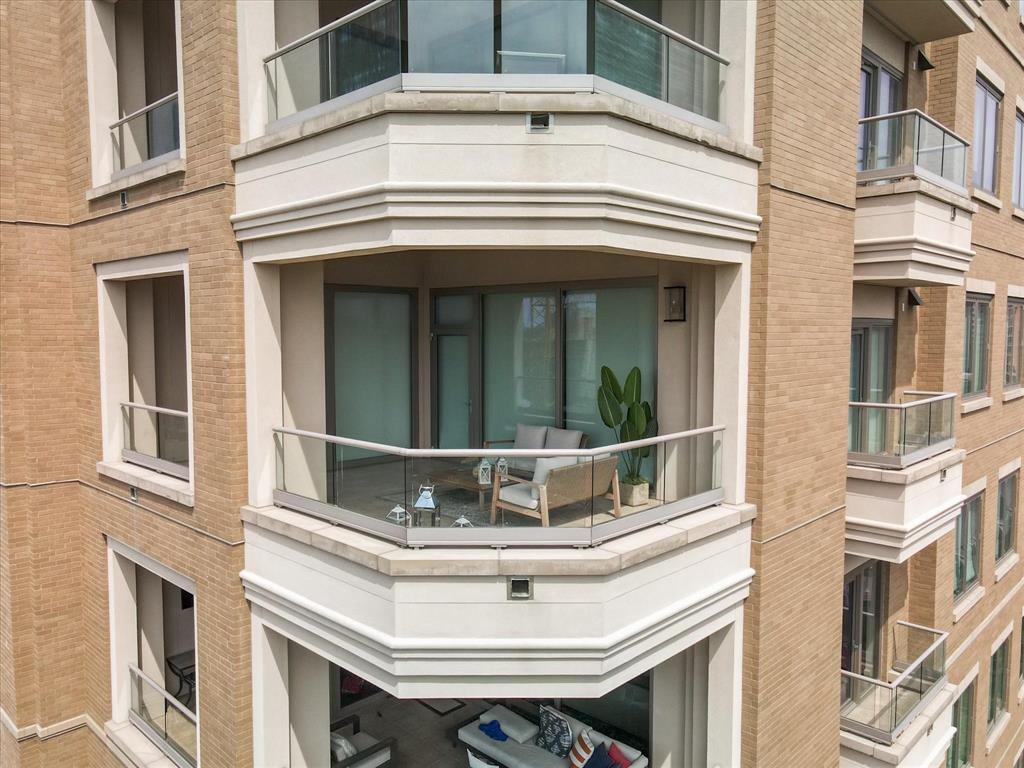 Residences at Stoneleigh Condos - Residential