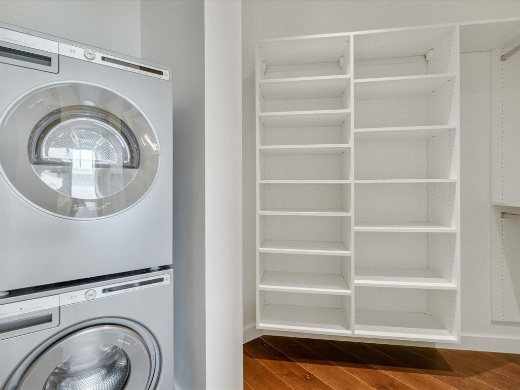 Residences at Stoneleigh Condos - Residential