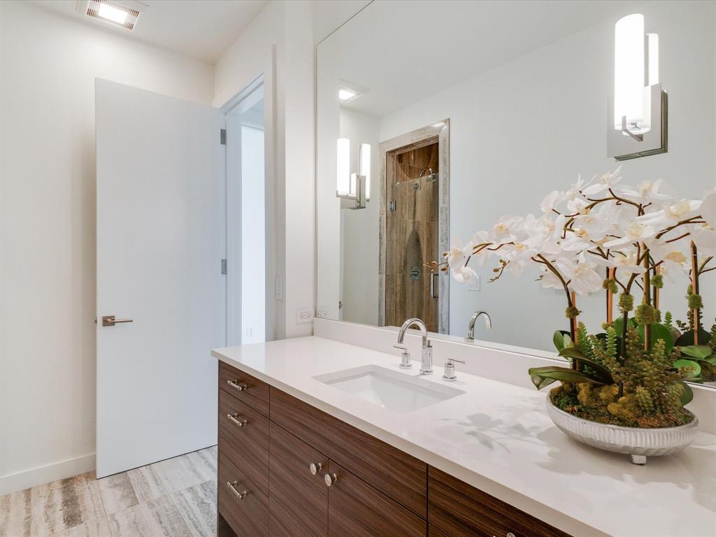 Residences at Stoneleigh Condos - Residential