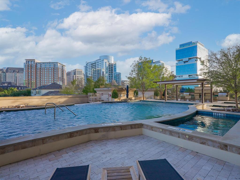 Residences at Stoneleigh Condos - Residential