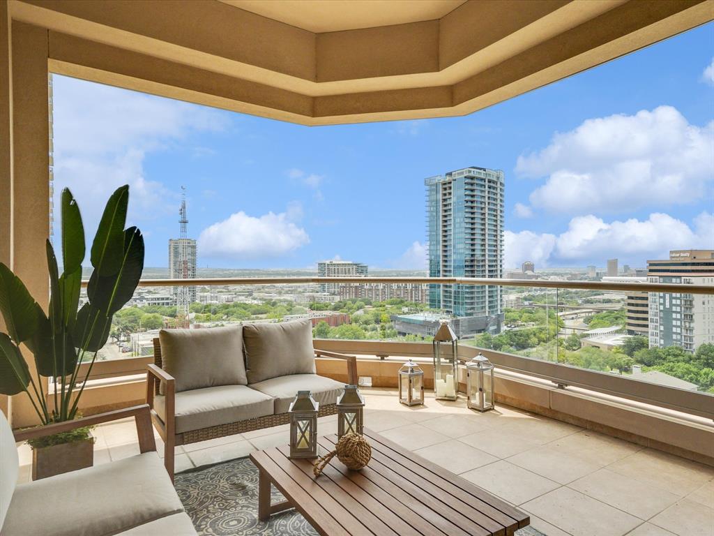 Residences at Stoneleigh Condos - Residential