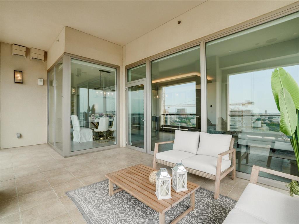 Residences at Stoneleigh Condos - Residential